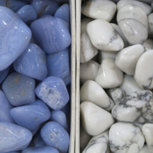 What are the cleansing methods of Howlite?