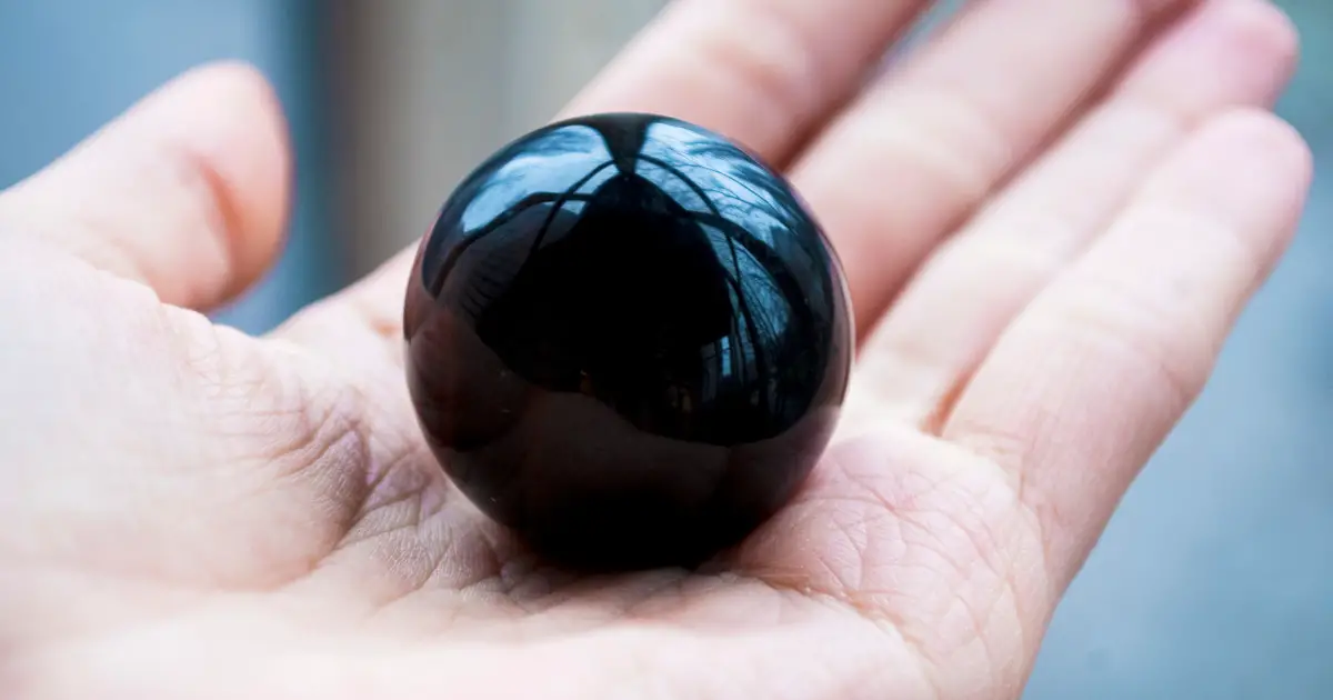 4 Incredible Benefits of Obsidian Crystal