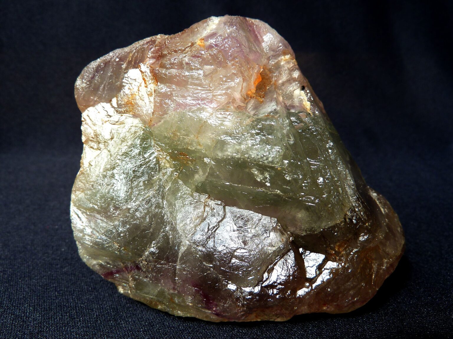 How to Tell if Fluorite is Real or Fake in 7 Easy Ways - Neocrystals - How To Tell If Fluorite Is Real