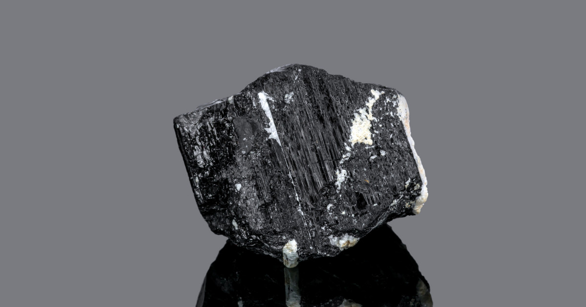 7 Incredible Healing Properties of Black Tourmaline