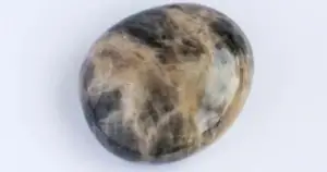 How to identify a Black Moonstone