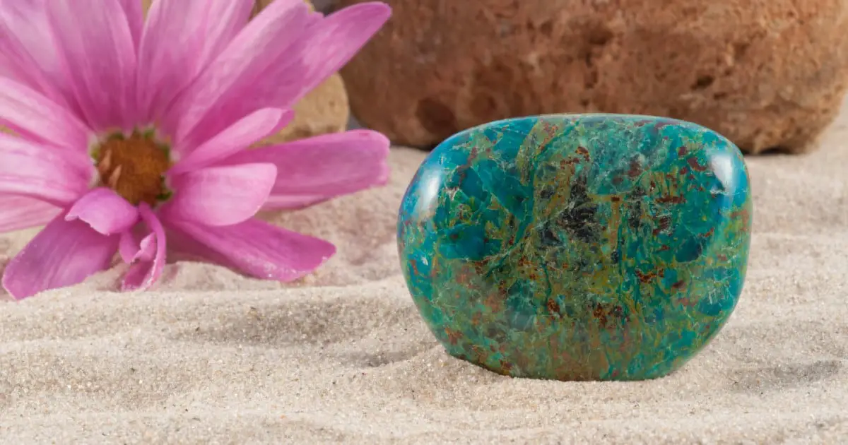 Chrysocolla: Meaning, Healing Properties & Uses of This Powerful Crystal