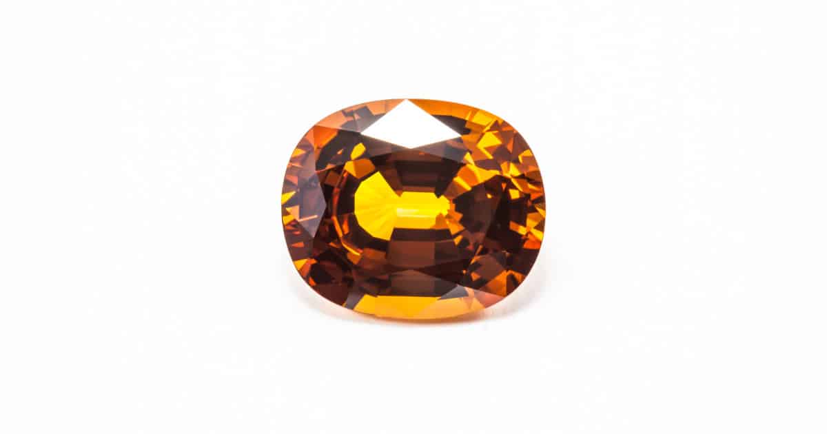 Yellow Topaz: Meaning, Healing Properties & Uses of This Powerful Crystal