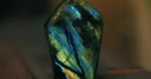 What are the Uses of purple Labradorite?