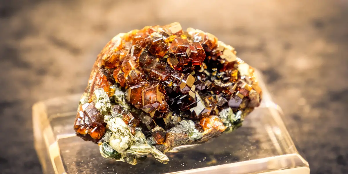 Hessonite Meaning : Healing Properties, Benefits and Uses
