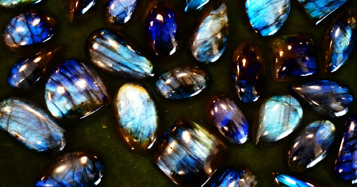 How To Identify The Real Purple Labradorite Stone