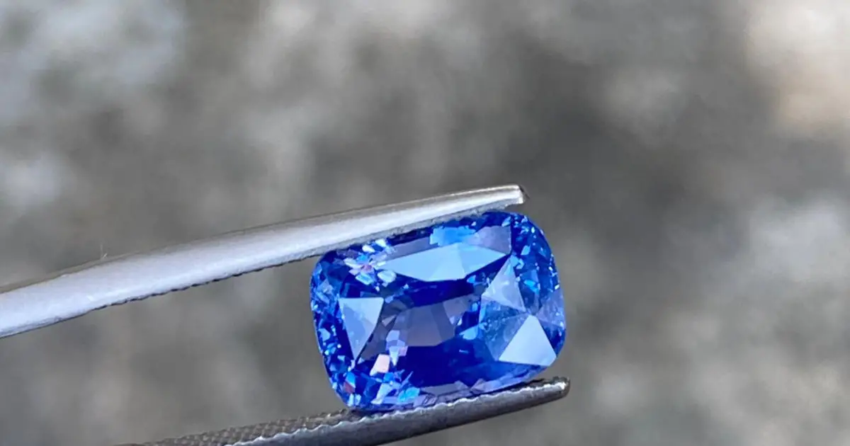 What is Cornflower Blue Sapphire Meaning:Healing Properties, Benefits and Uses