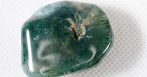 Physical Healing Properties Of Moss Agate 