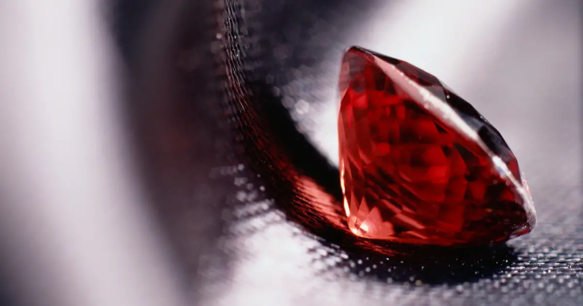 Pyrope Garnet Meaning: Healing Properties, Benefits and Uses 