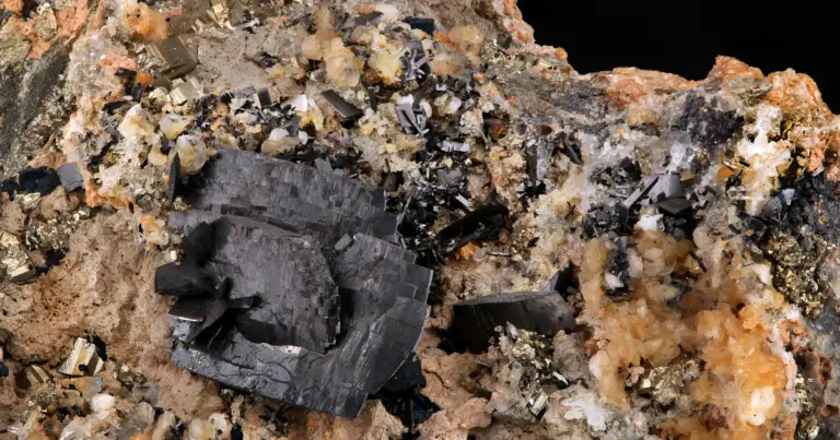 Wolframite Meaning: Healing Properties, Benefits and Uses 